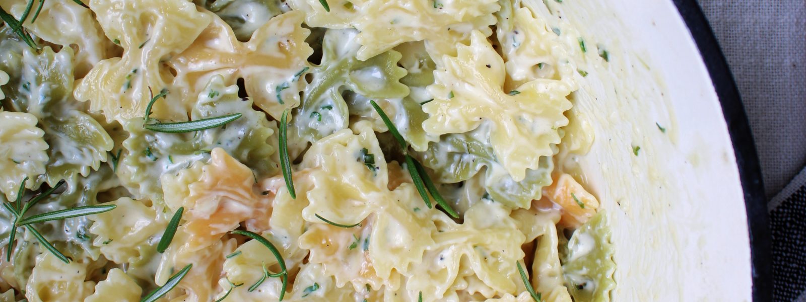 The Best Herby Mac N Cheese